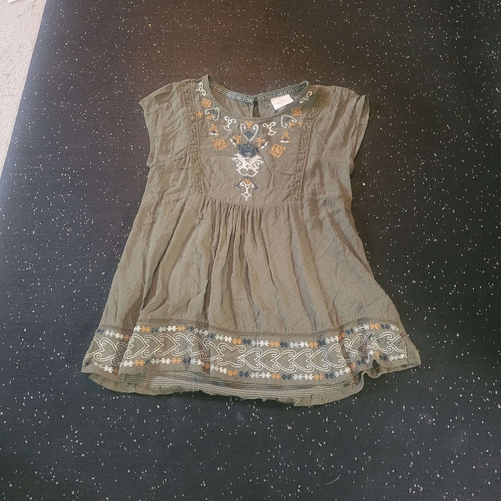 Knox Rose XS olive green embroidery top